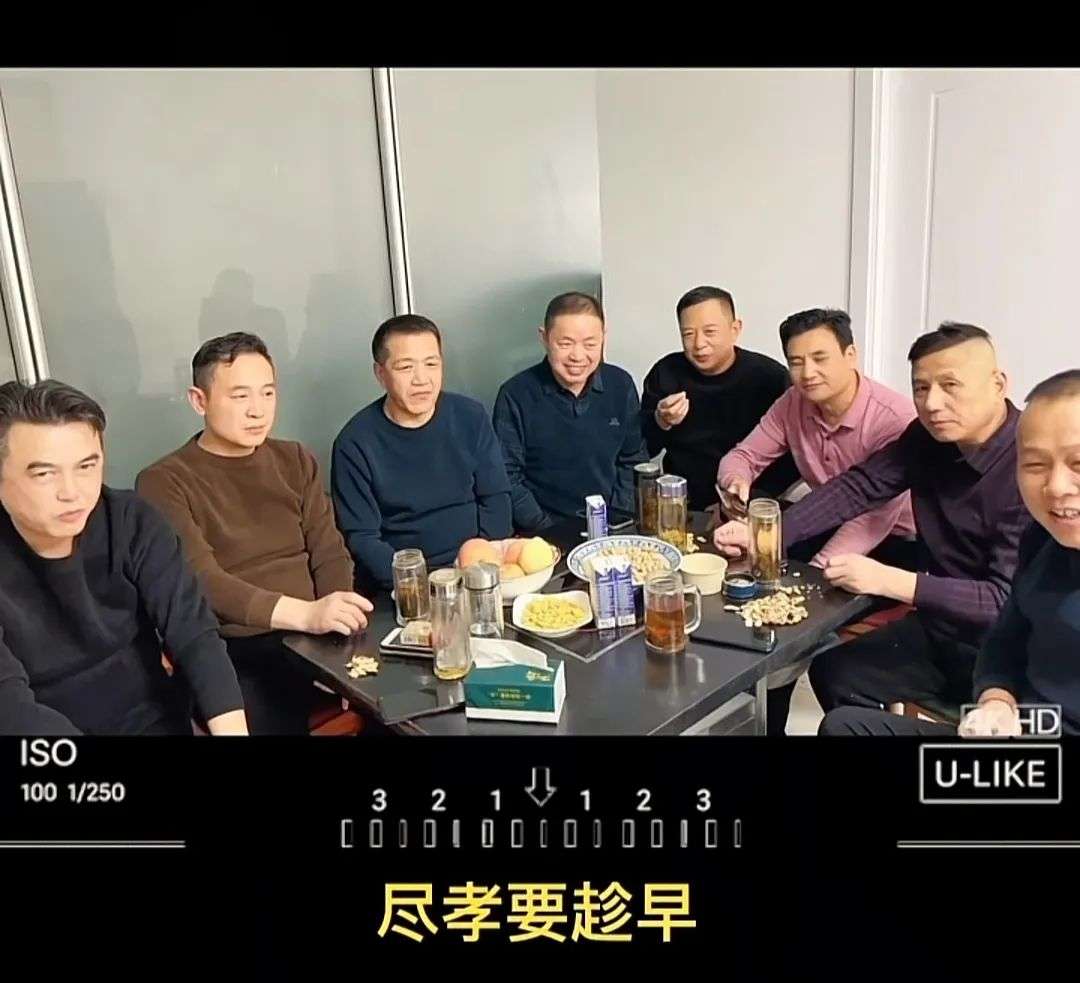 在抖音尬舞的“靳東”們，讓萬千少女買單