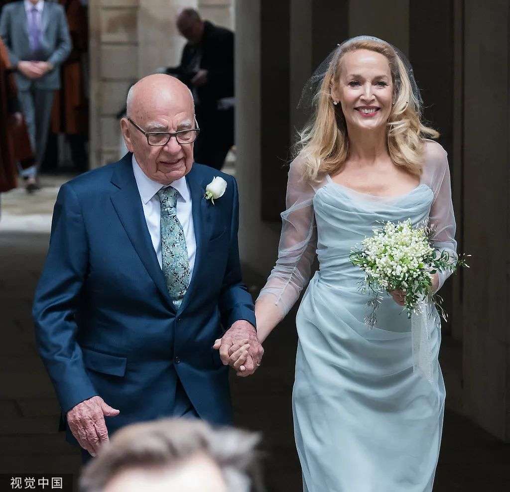91歲千億富豪第4次離婚，他旗下的商業帝國還好嗎？