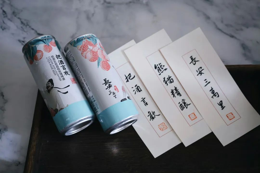 百億票房的暑期檔，品牌聯(lián)名的“狂歡節(jié)”