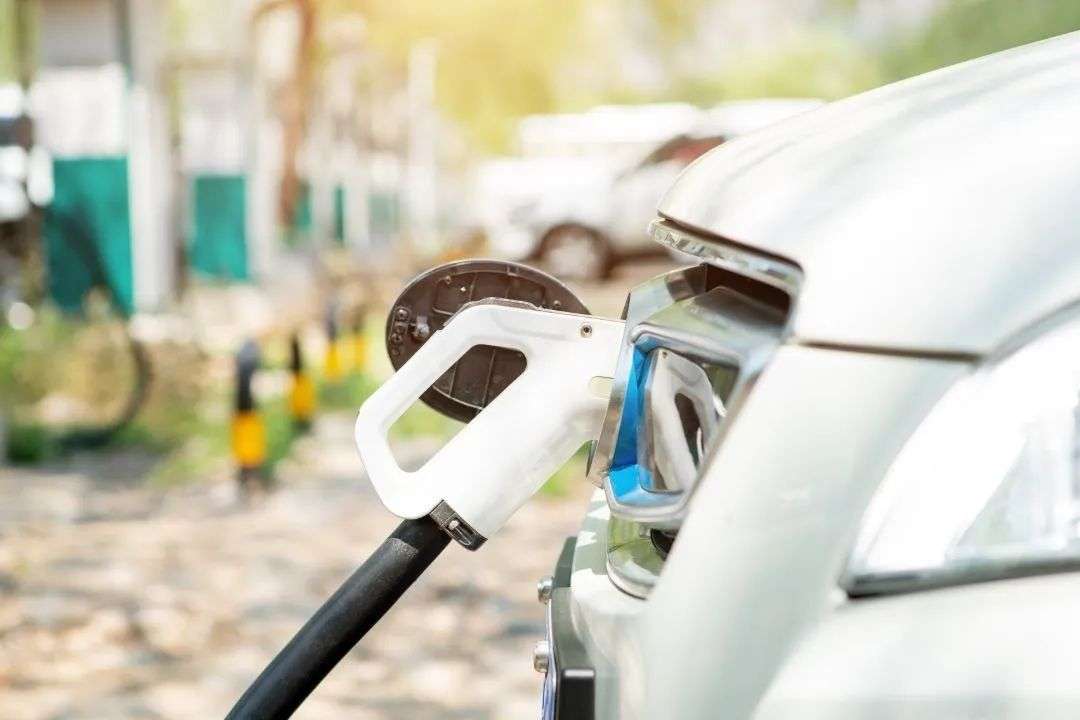 樁企、車企、SaaS平臺三路進擊充電樁