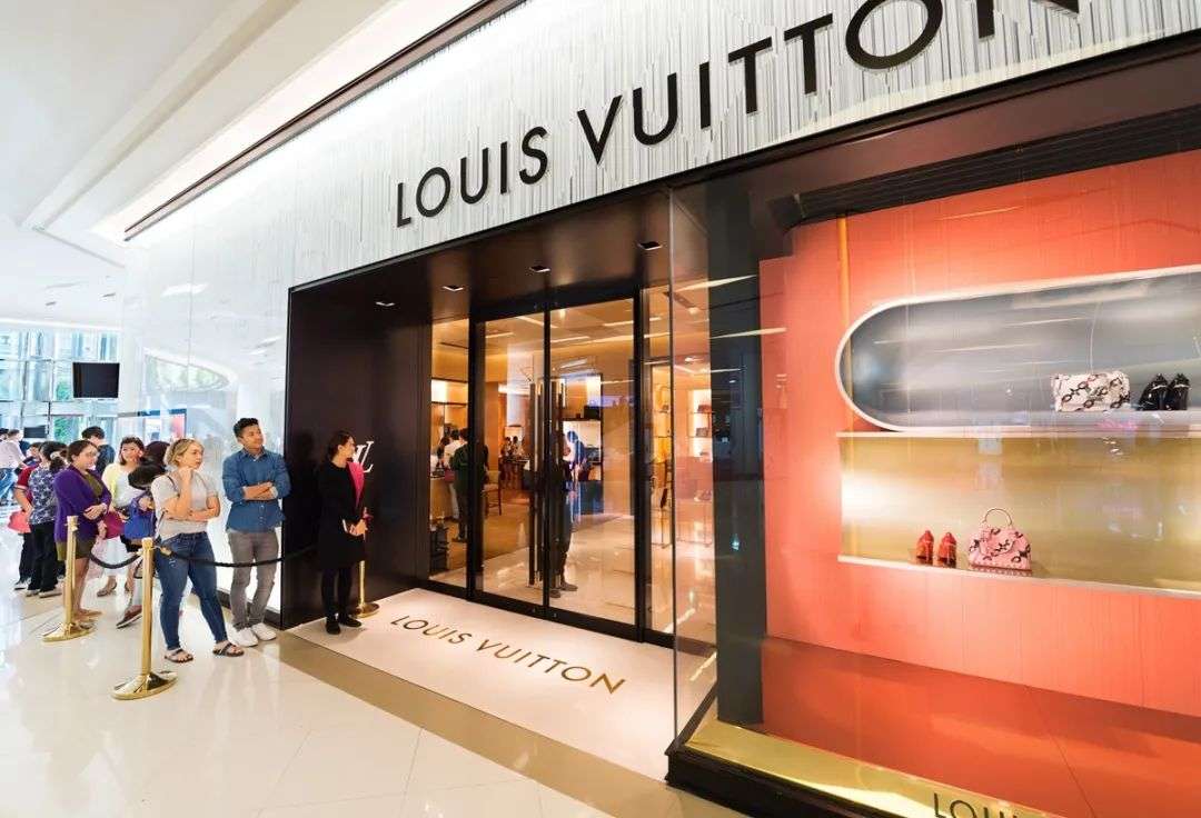 奢侈品牌正在加速收割中国人