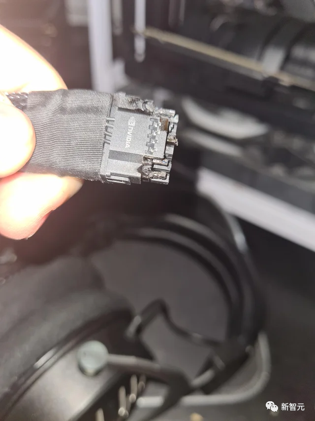 真·核彈！老黃的4090發售剛兩周，就燒了倆