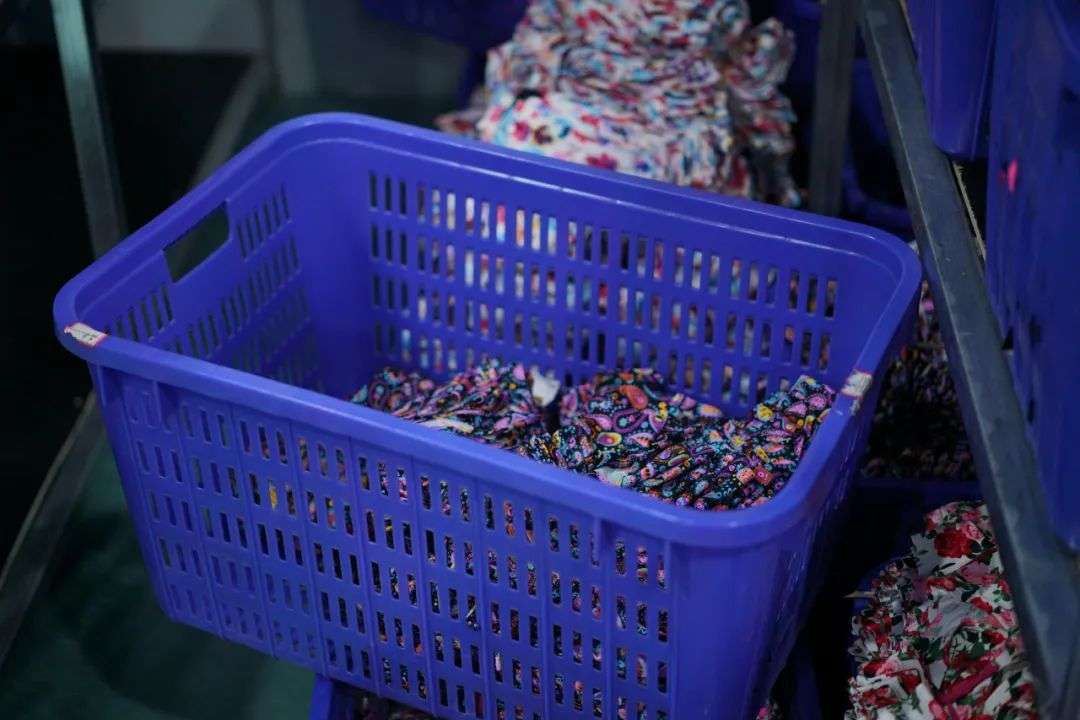 疫情中積壓180萬元的貨，義烏這位老板卻還在給代工廠下單