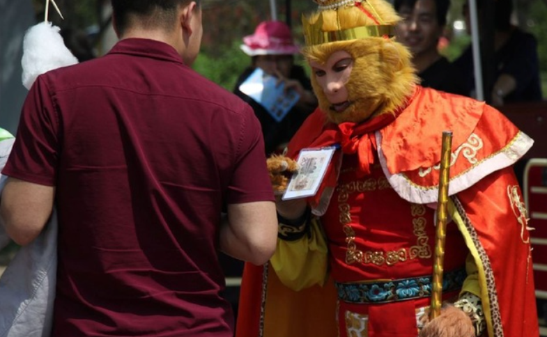 1天吸引上萬人，被迪士尼虐慘的中國樂園，終于熬出頭了？