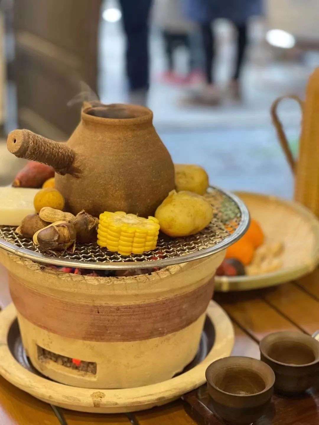 昂貴的圍爐煮茶，是咖啡店的終極對手？