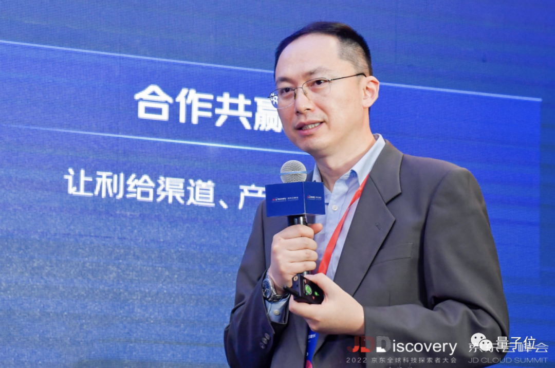 曾經，我對著AI客服噴了兩分鐘，它只回復了我的第一句話