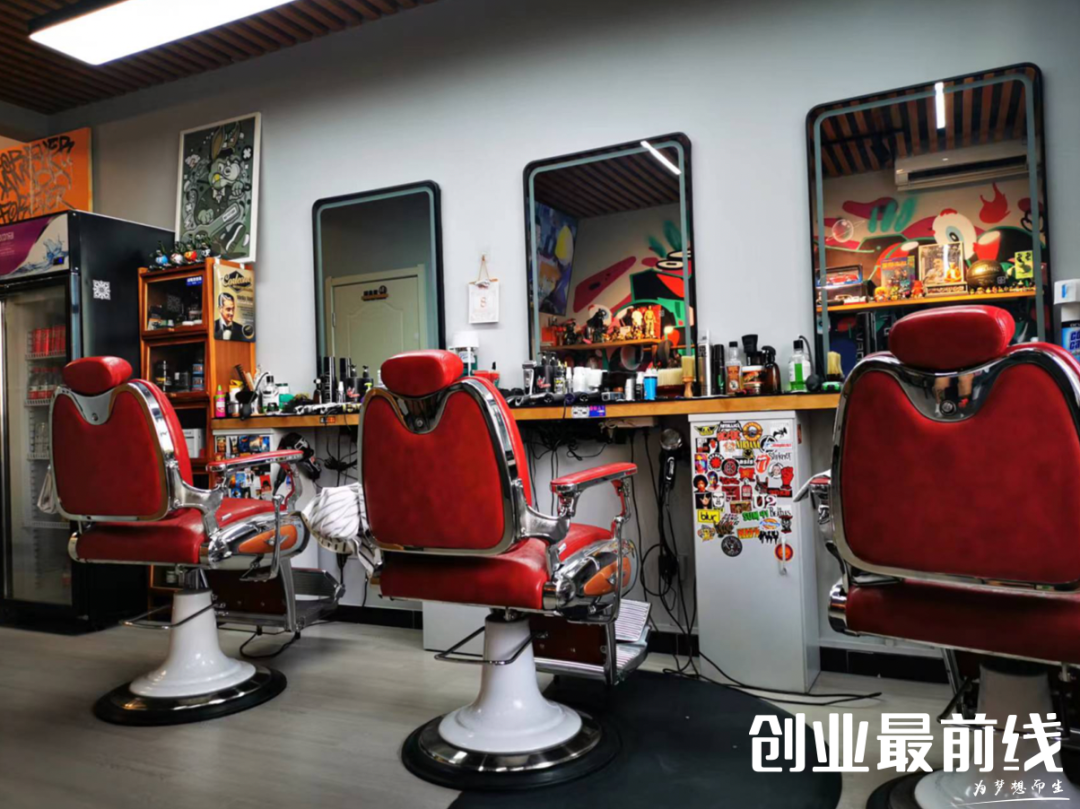 門店月入30萬，不推銷、不辦卡的男士理發館憑什么賺錢？