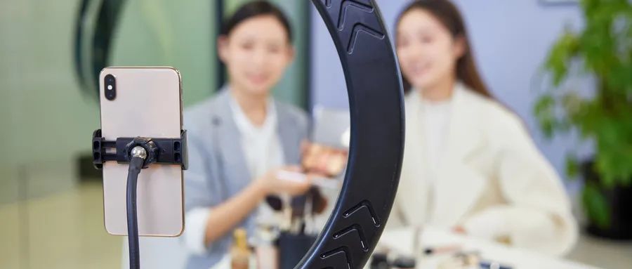 小步嘗試、曲線救國：淘天、抖音爭奪“微信流量池”