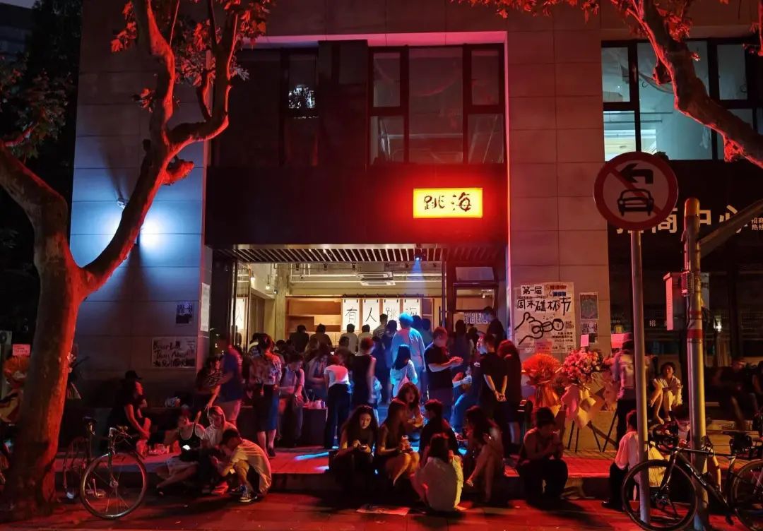 品牌營銷，開始“發(fā)瘋”