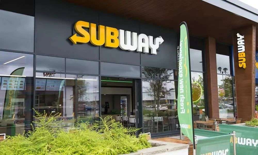 曾靠加盟開出4萬多家店，如今被傳“賣身”！這個快餐巨頭怎么了