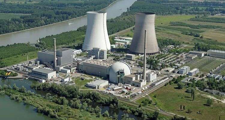 欧洲能源危机加剧，基础工业遭重创，德国推迟核电退役