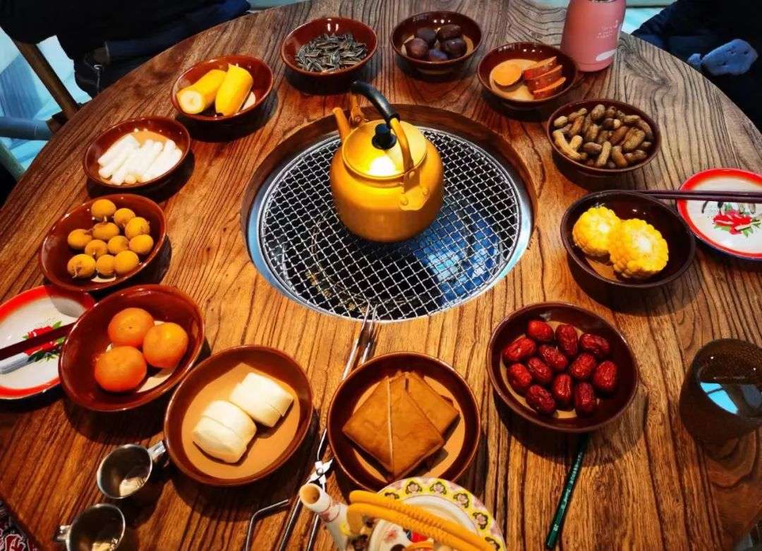 昂貴的圍爐煮茶，是咖啡店的終極對手？