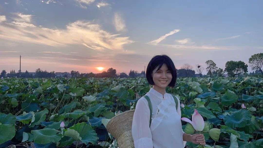 90后會計辭職不愿磨去棱角，15天直播怒賣20萬斤菱角