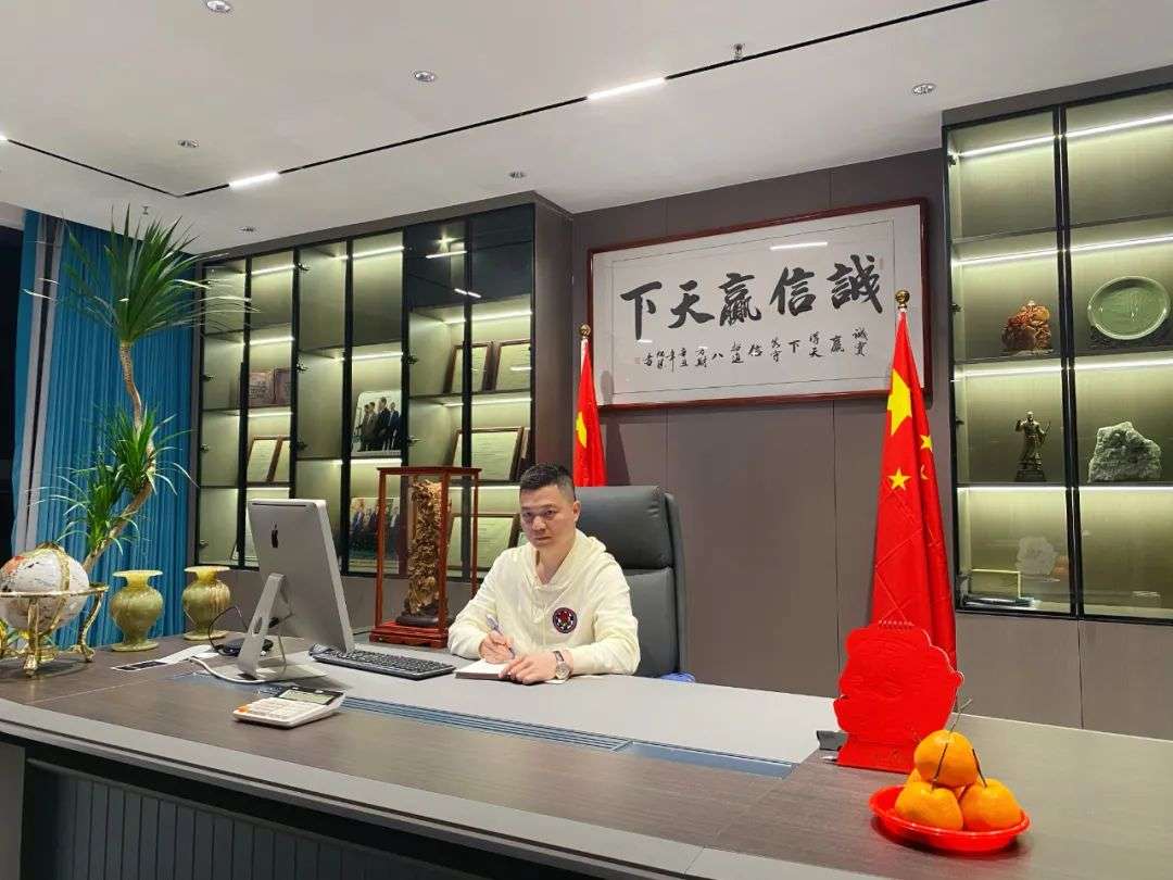 疫情中積壓180萬元的貨，義烏這位老板卻還在給代工廠下單