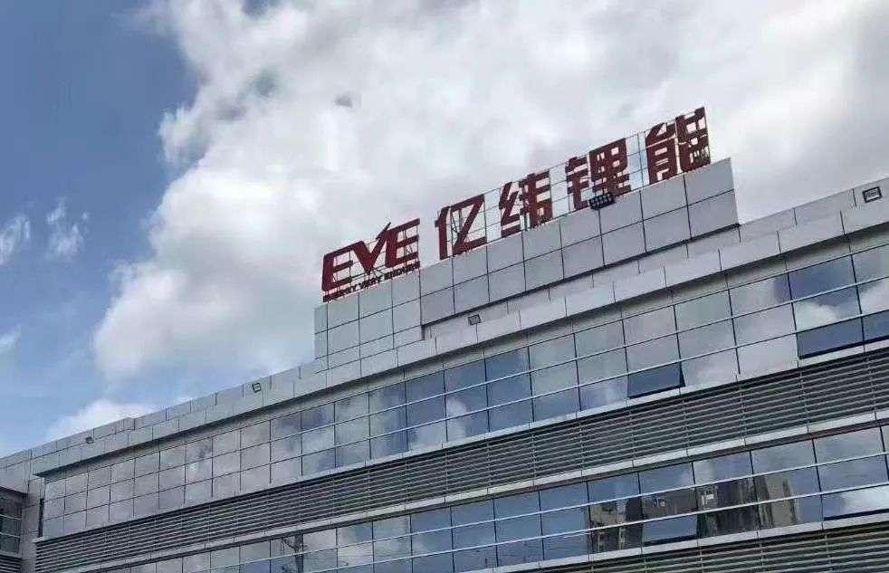 “寧王”、比亞迪爭(zhēng)奪特斯拉，動(dòng)力電池行業(yè)“大內(nèi)卷”