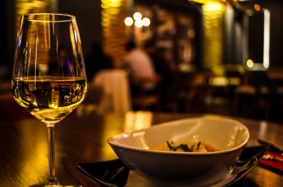 反彈中的餐飲業：有的排隊1小時，有的閉店回家過年