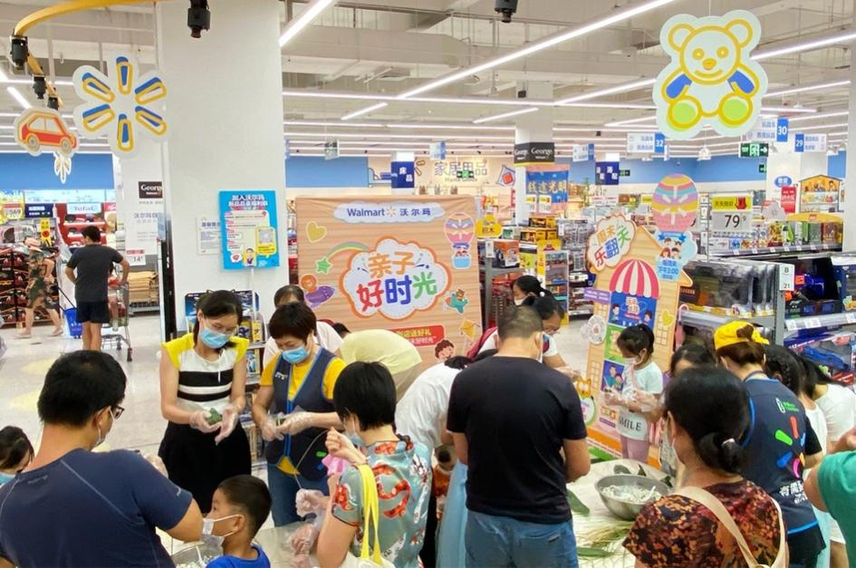 沃爾瑪蟬聯“超市百強”榜首，逆勢增長有何方法論？