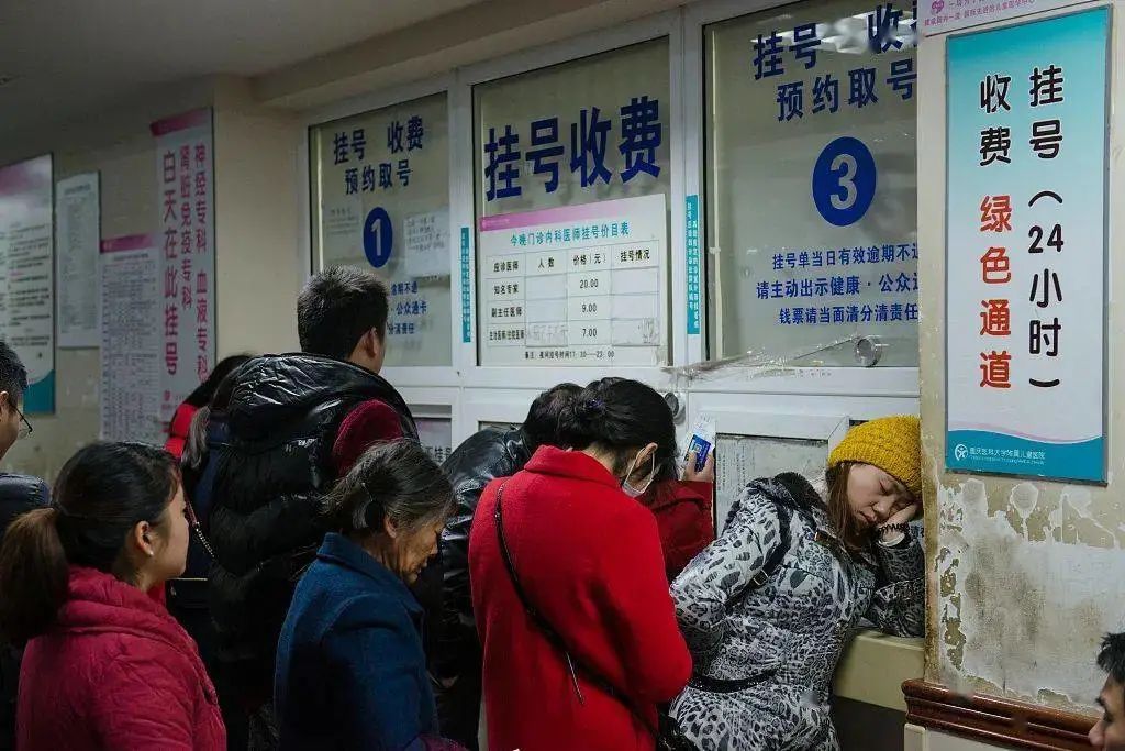 連陳奕迅都想當“黃?！?，這事到底有多賺錢？