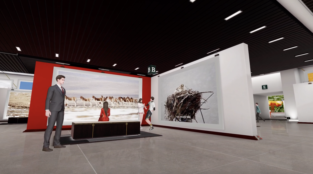 我在虛擬世界里逛了個展，發現此事「并不簡單」