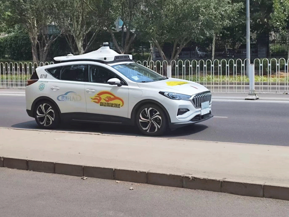 實(shí)測(cè)北京無(wú)人駕駛網(wǎng)約車：離AI取代老司機(jī)還有多遠(yuǎn)？