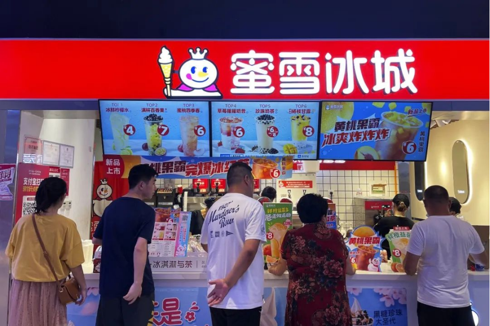 鸡排、鸭脖、奶茶铺，为啥这些品牌能成为万店连锁？