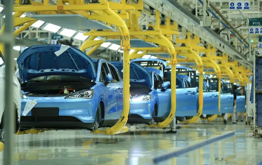 2023，新能源汽車的「中場戰(zhàn)事」