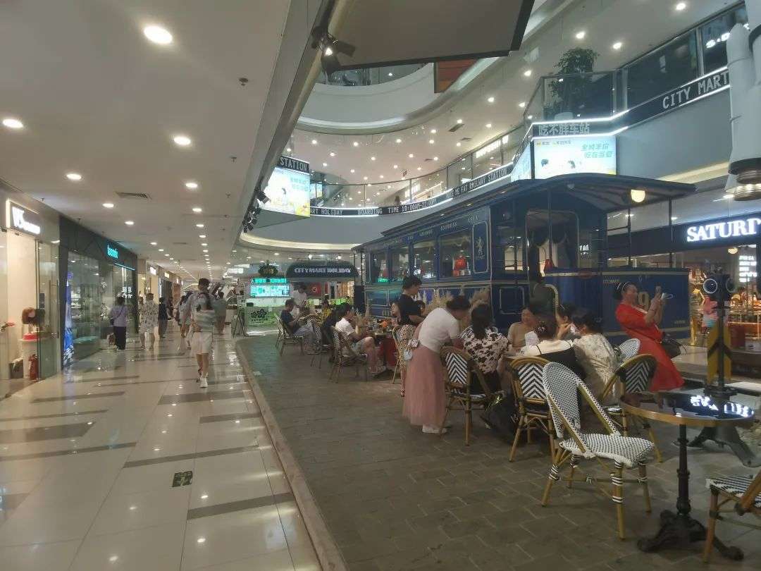 听说上海商场空置率很高？我们实地看了9大重点mall