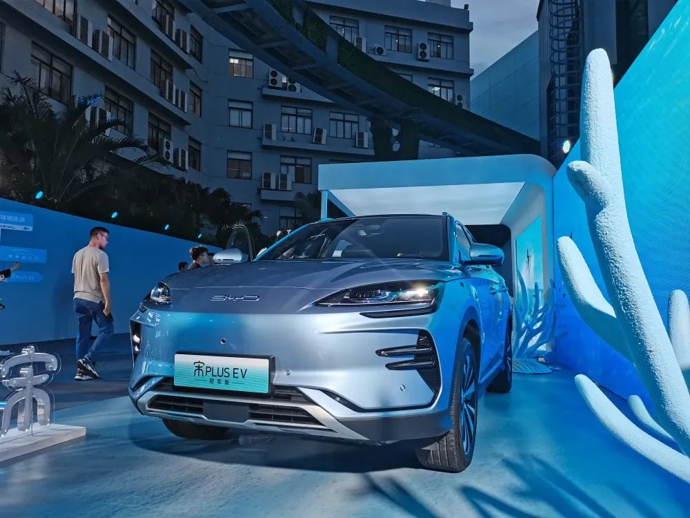 汽車價格戰2.0打響，比亞迪長城吉利率先開火，蔚來被迫入局
