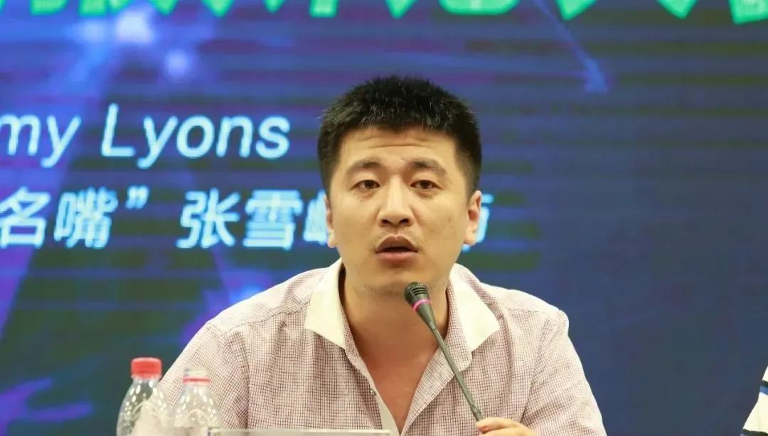 裁員還會(huì)繼續(xù)，中年職場人如何轉(zhuǎn)行轉(zhuǎn)崗？