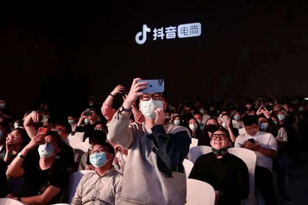 不管物流有多弱，抖音超市賭的是流量有多強